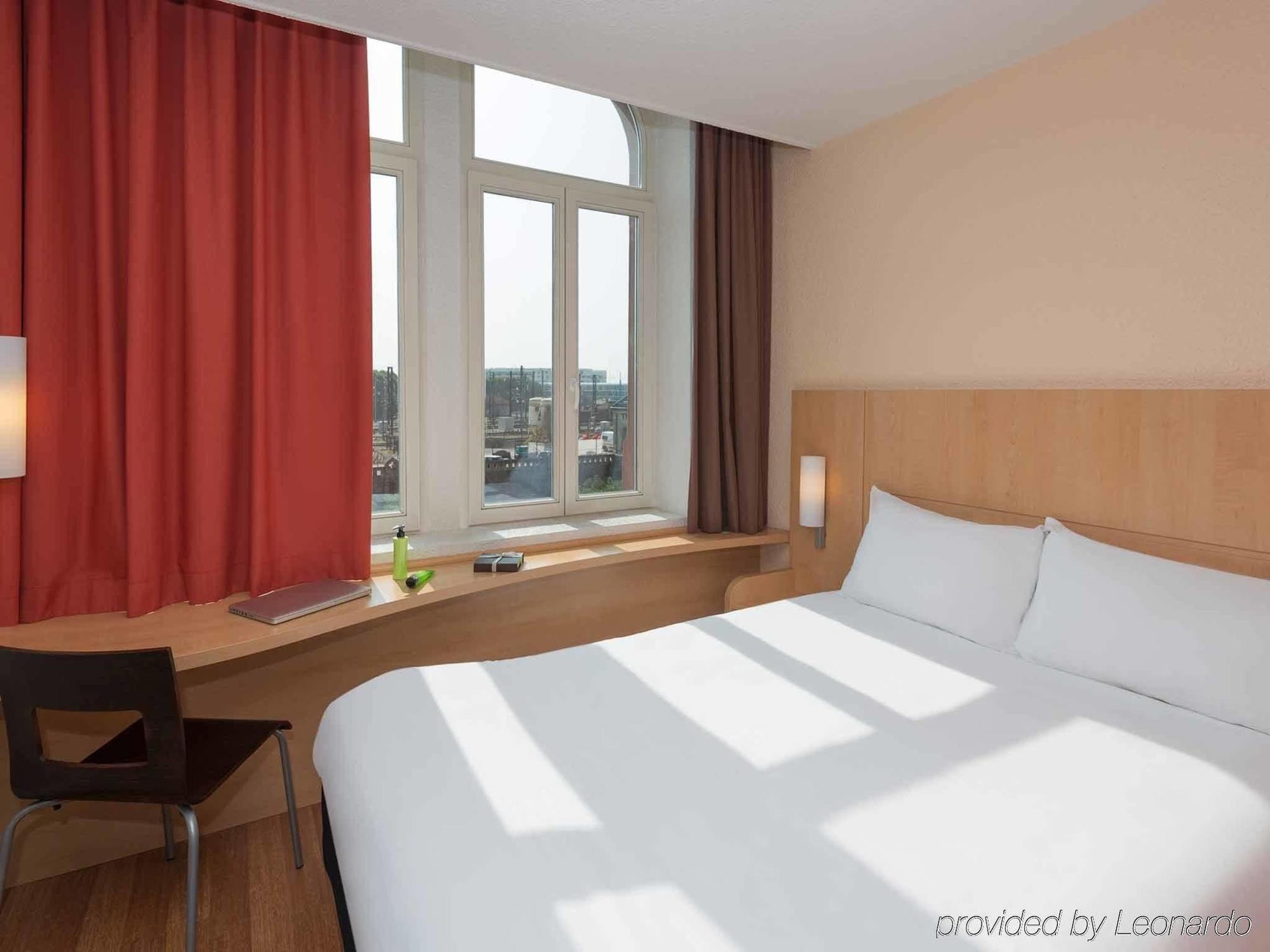 Ibis Metz Centre Gare Hotel Exterior photo