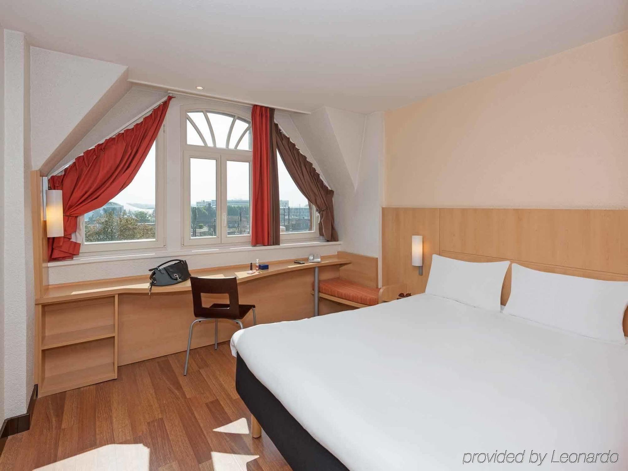 Ibis Metz Centre Gare Hotel Exterior photo